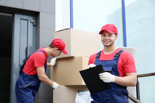 Local moving service navigating South Kensington streets and access challenges