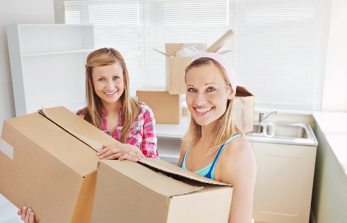Local moving team handling access and parking challenges in South Kensington